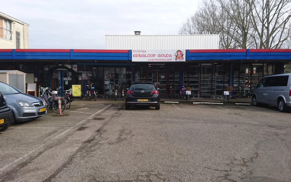 Kringloopwinkel Kringloopwinkel Gouda | 5500 m2 winkelruimte | woningontruiming | woning leegruimen | opbrengst naar Stg. ...