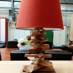 Bezoeker foto van Kringloopwinkel Gouda | 5500 m2 winkelruimte | woningontruiming | woning leegruimen | opbrengst naar Stg...