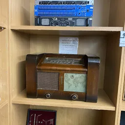 Bezoeker foto van Kringloopwinkel Gouda | 5500 m2 winkelruimte | woningontruiming | woning leegruimen | opbrengst naar Stg...