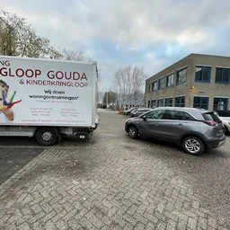 Bezoeker foto van Kringloopwinkel Gouda | 5500 m2 winkelruimte | woningontruiming | woning leegruimen | opbrengst naar Stg...