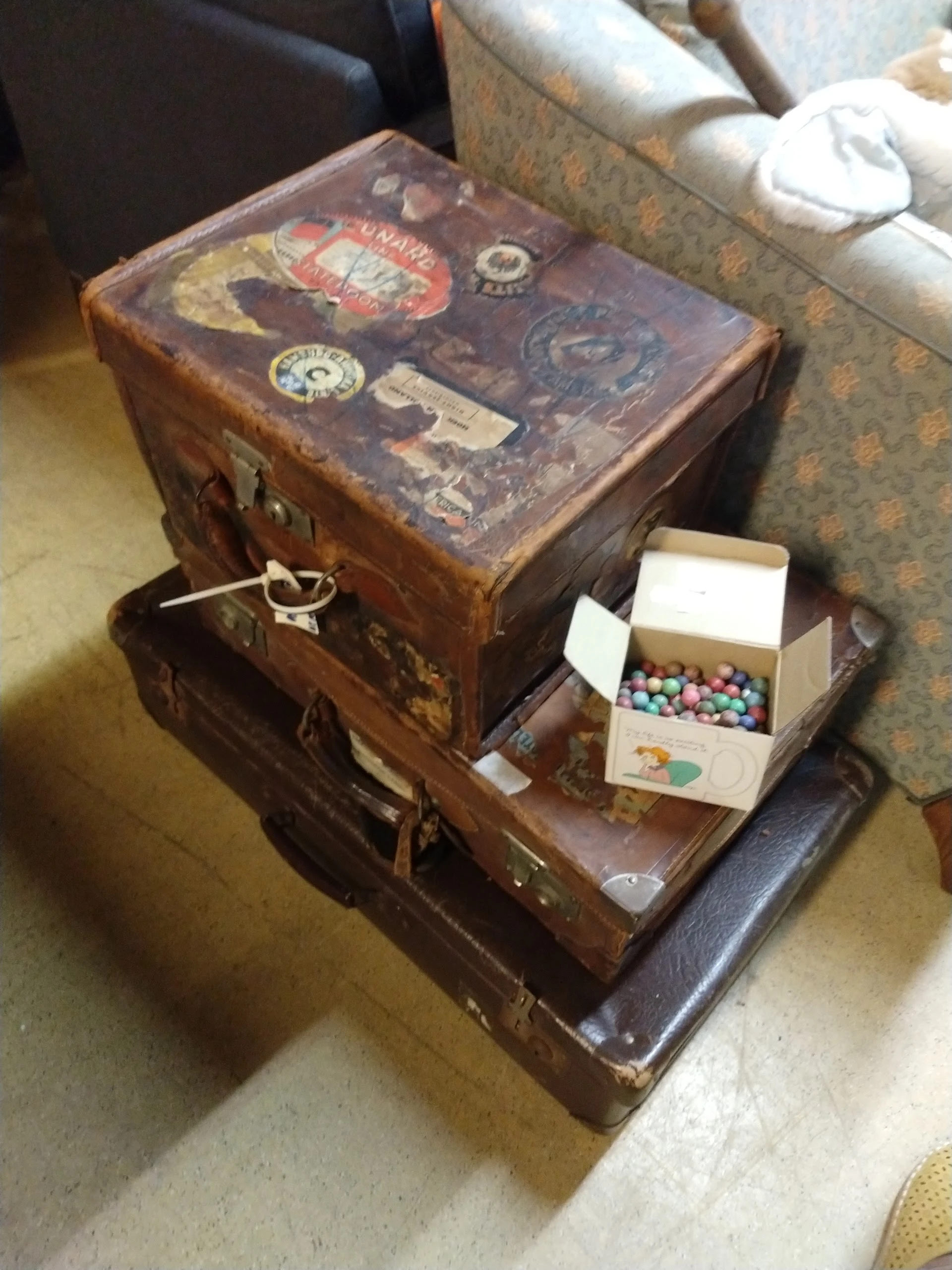 Kringloopwinkel Hand in Zutphen met tweedehands boeken, huishoudelijke apparaten en kleding