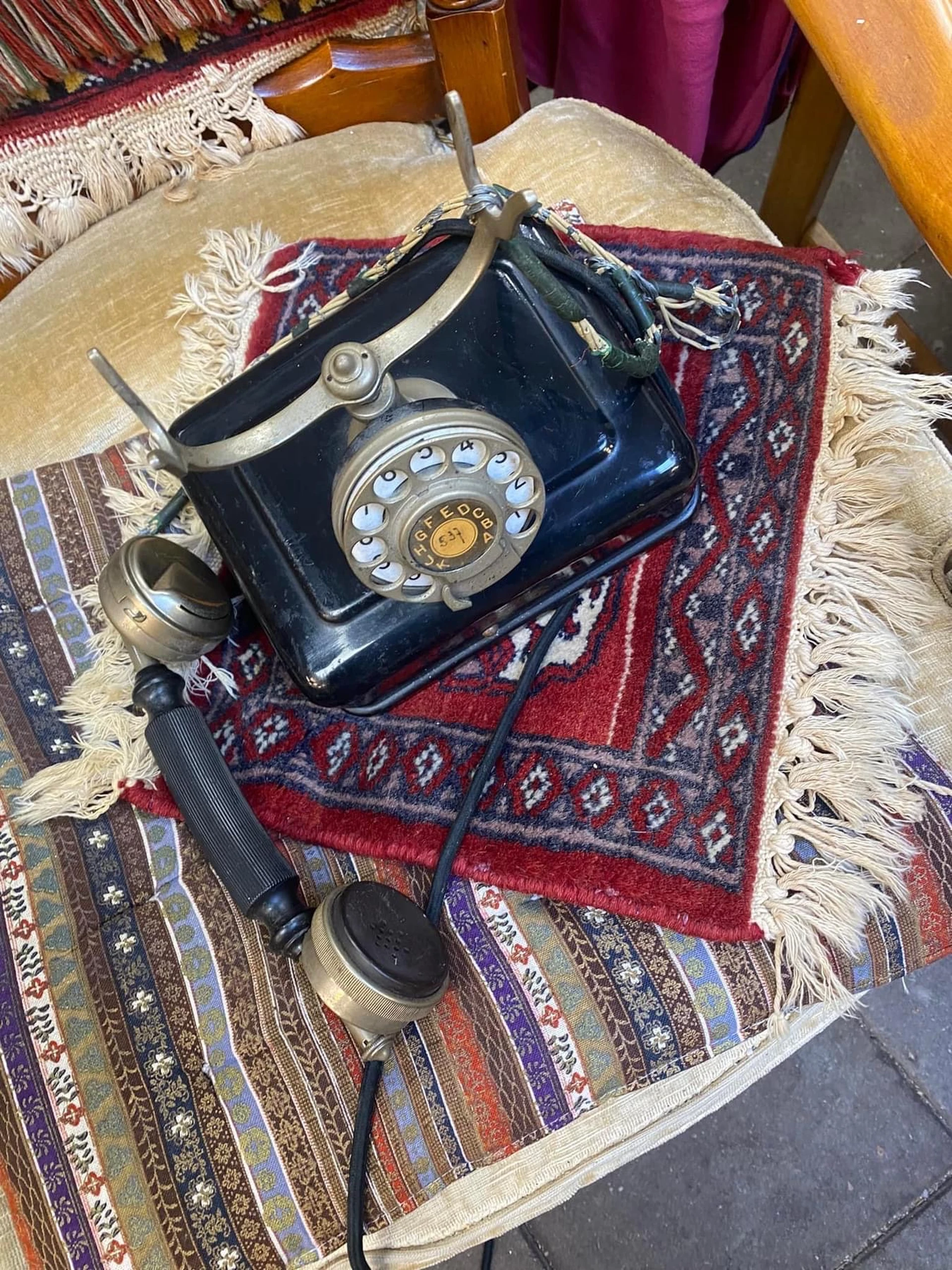 Kringloopwinkel HandelaarOnline in Amersfoort met tweedehands boeken, gereedschappen en huishoudelijke apparaten