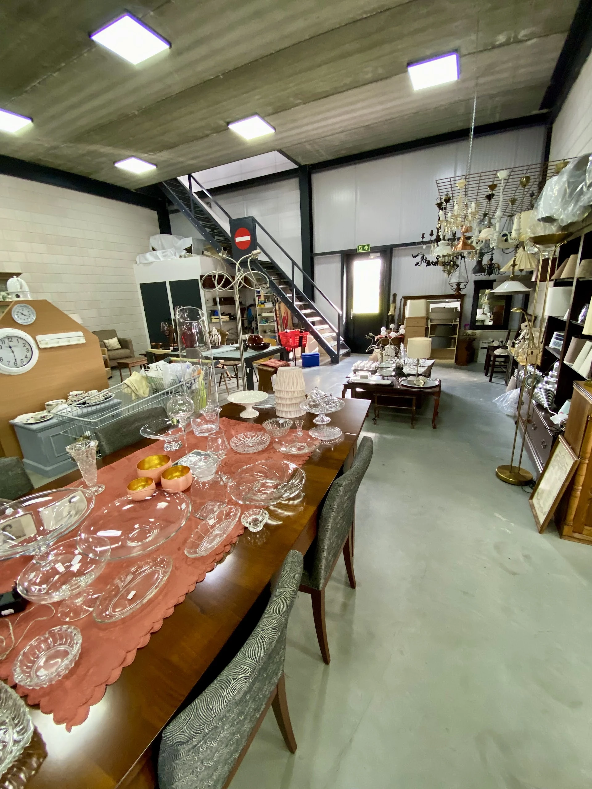 Kringloopwinkel Kringloopwinkel het goede doel in Brakel