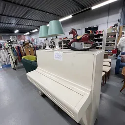 Bezoeker foto van Kringloopwinkel "Het Goede Doel" in Zeist