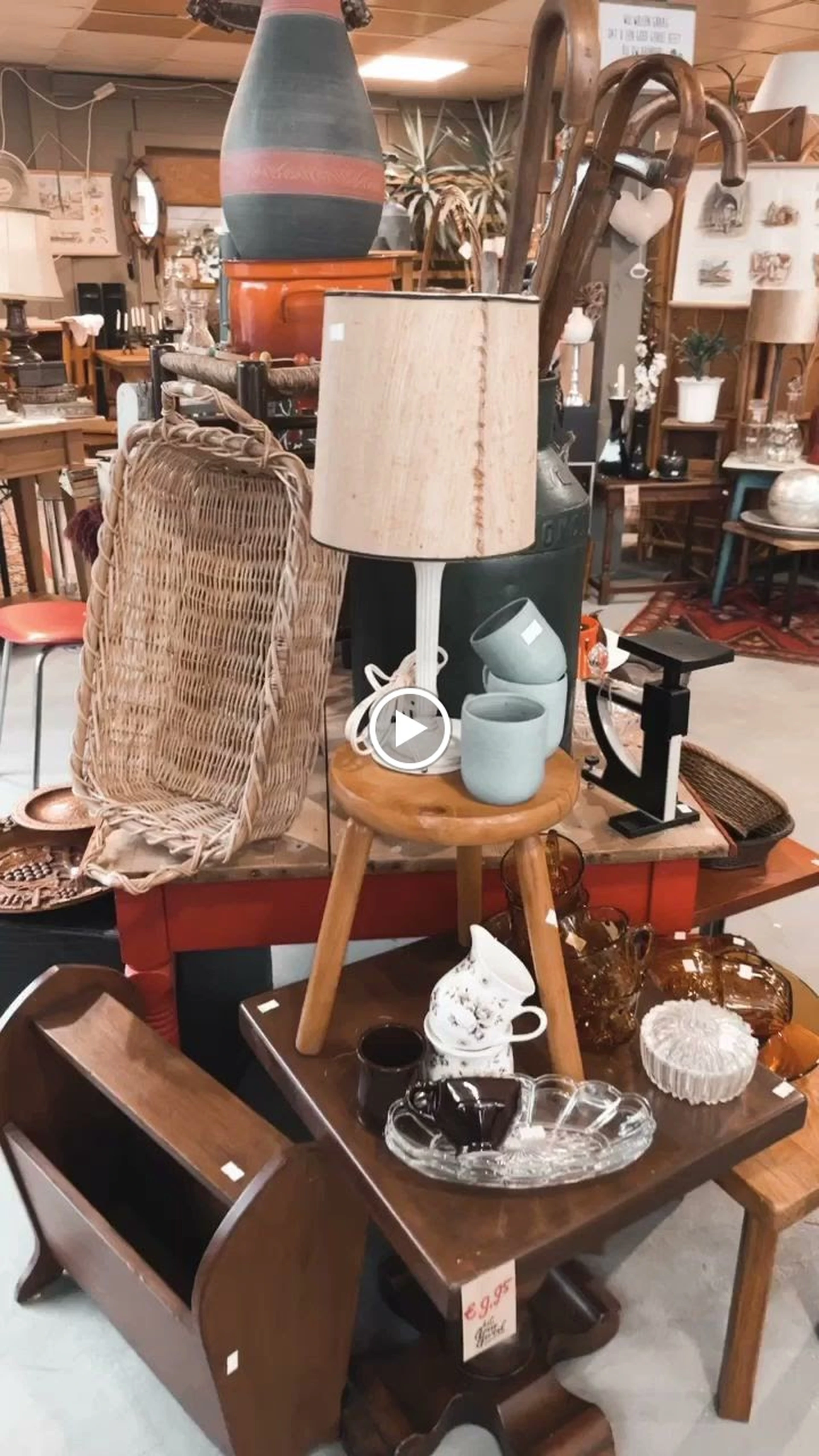 Kringloopwinkel Het Goeie Gevoel in Vroomshoop met tweedehands huis- en inrichting, meubels en rolstoeltoegankelijke ingangen