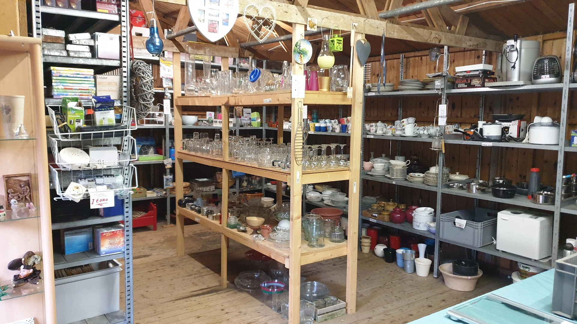 Kringloopwinkel Kringloopwinkel HMV Holten in Holten