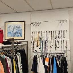 Bezoeker foto van Kringloopwinkel Hoofdstraat Sassenheim in Sassenheim