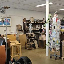 Bezoeker foto van Kringloopwinkel Hoofdstraat Sassenheim in Sassenheim