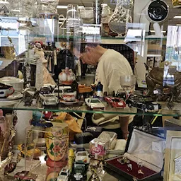 Bezoeker foto van Kringloopwinkel Hoofdstraat Sassenheim in Sassenheim