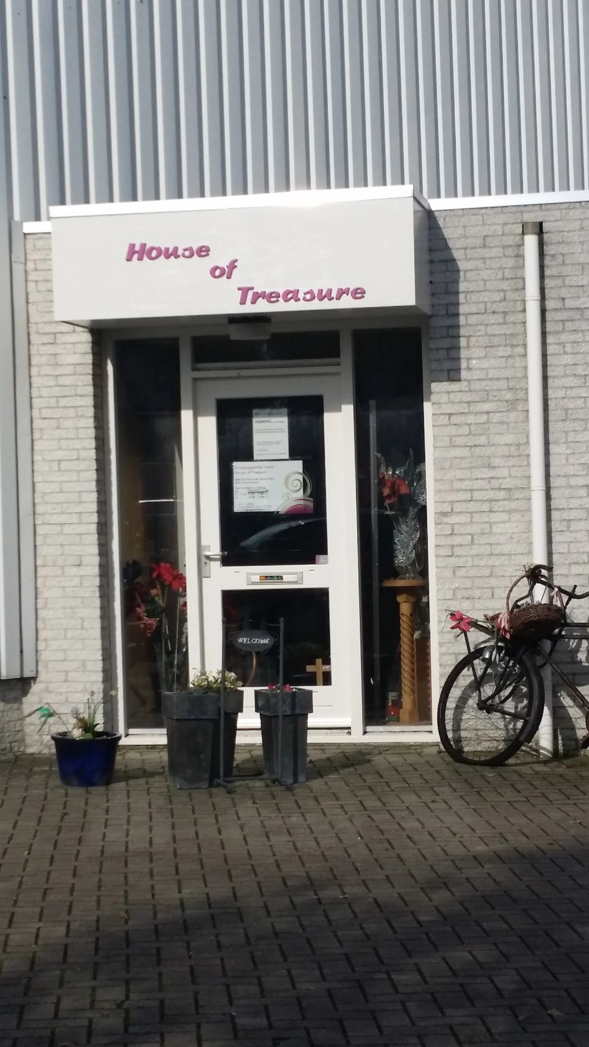 Kringloopwinkel Kringloopwinkel Joure House of Treasure in Joure