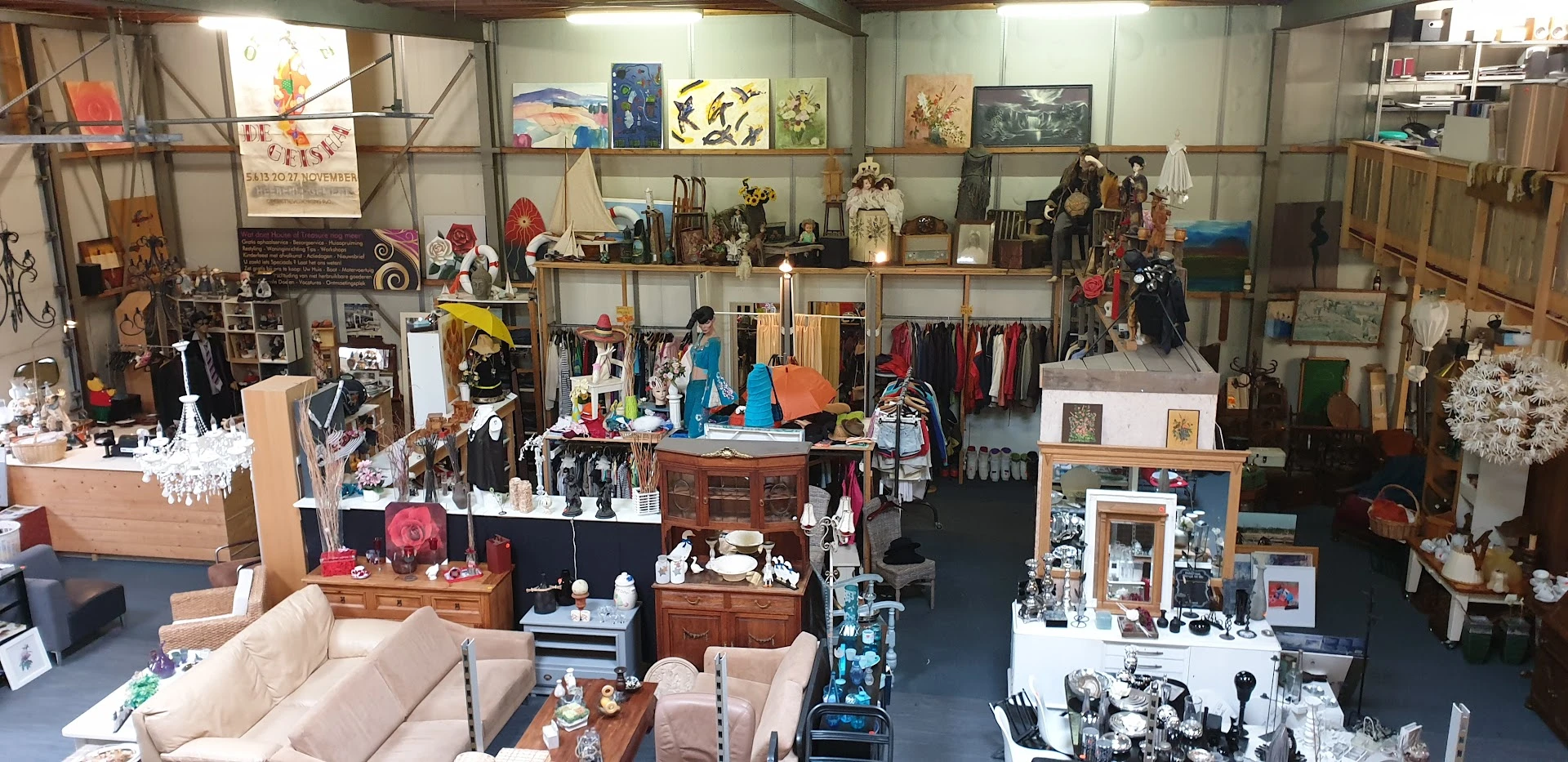 Kringloopwinkel Kringloopwinkel Joure House of Treasure in Joure