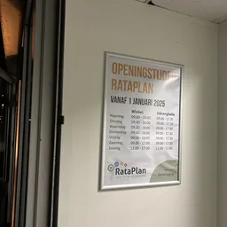 Openingsuren rataplan vanaf 1 januari 2025 met winkel- en intragetijden per dag