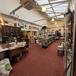 Bezoeker foto van Kringloopwinkel Oegstgeest in Oegstgeest