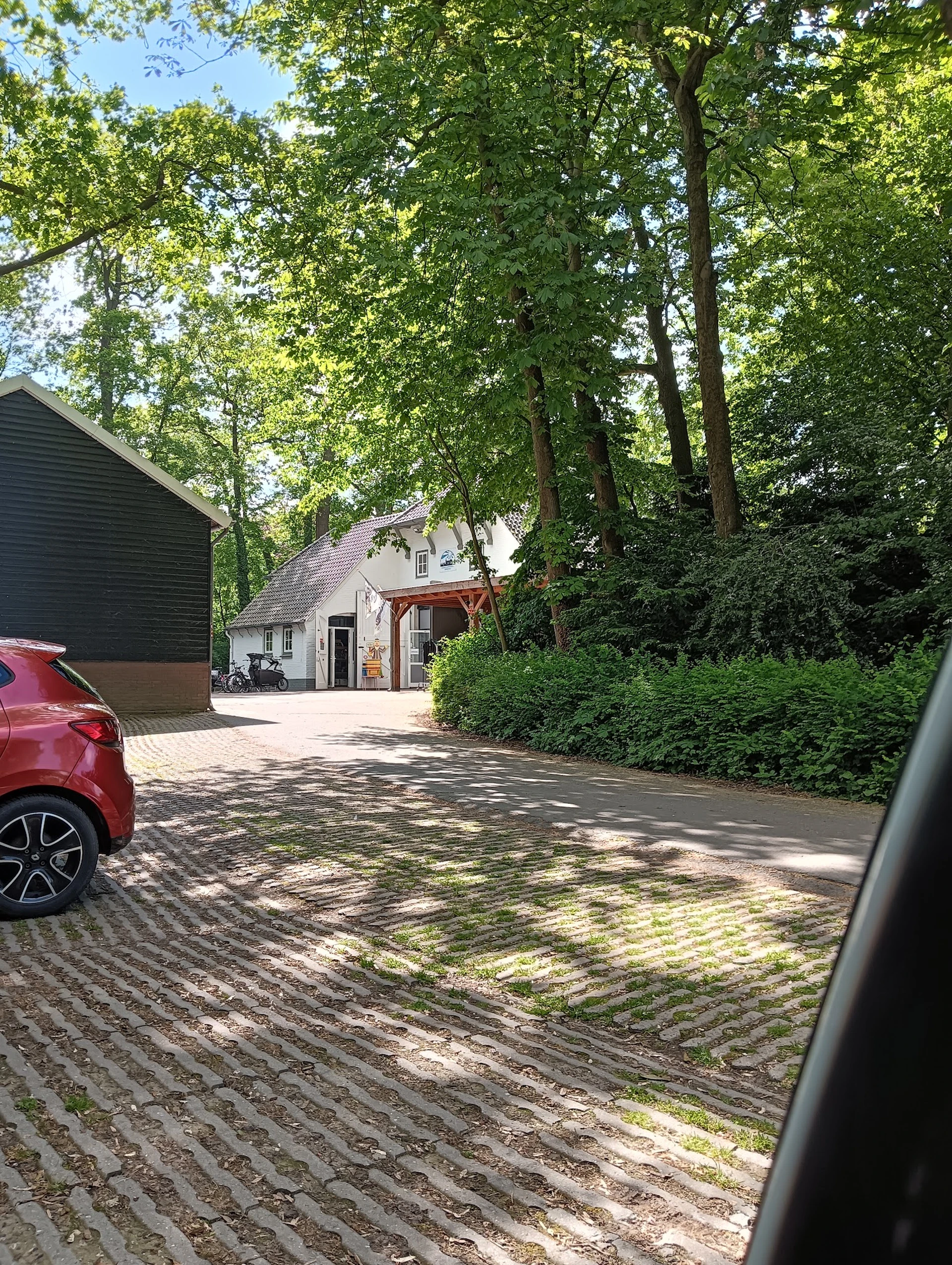 Bezoeker foto van Kringloopwinkel Ommeren in Ommeren