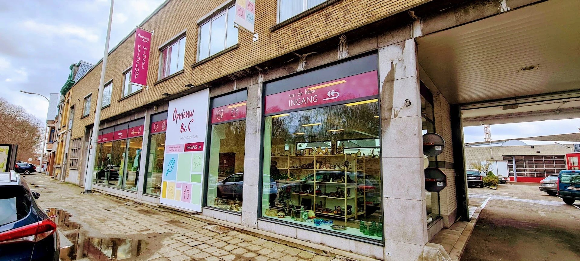 Kringloopwinkel Kringloopwinkel Opnieuw & Co Mortsel in Mortsel