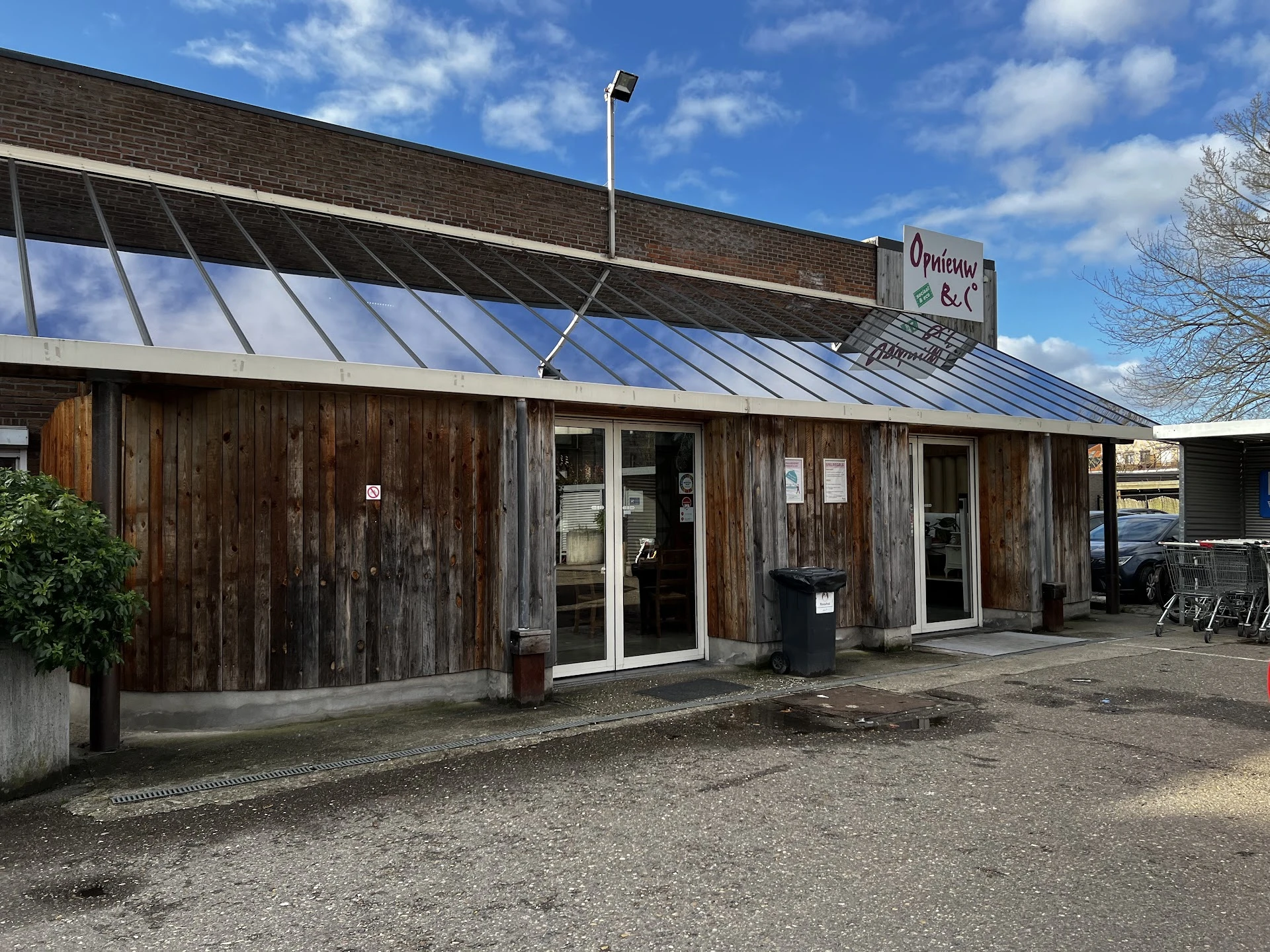 Foto gedeeld door eigenaar van Kringloopwinkel Opnieuw & Co Mortsel in Mortsel