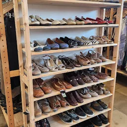 Bezoeker foto van Kringloopwinkel Opnieuw & Co Mortsel in Mortsel