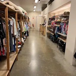 Bezoeker foto van Kringloopwinkel Opnieuw & Co Mortsel in Mortsel