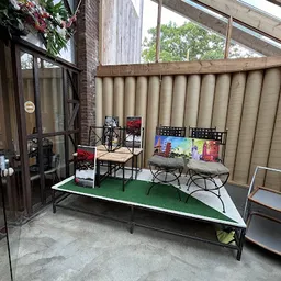 Bezoeker foto van Kringloopwinkel Opnieuw & Co Mortsel in Mortsel