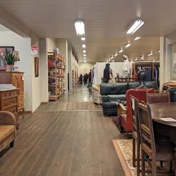 Bezoeker foto van Kringloopwinkel Opnieuw & Co Mortsel in Mortsel