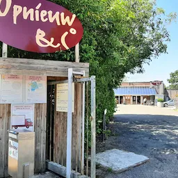 Bezoeker foto van Kringloopwinkel Opnieuw & Co Mortsel in Mortsel