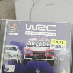 PlayStation-spel WRC FIA World Rally Championship in doosje met prijssticker van €9,95