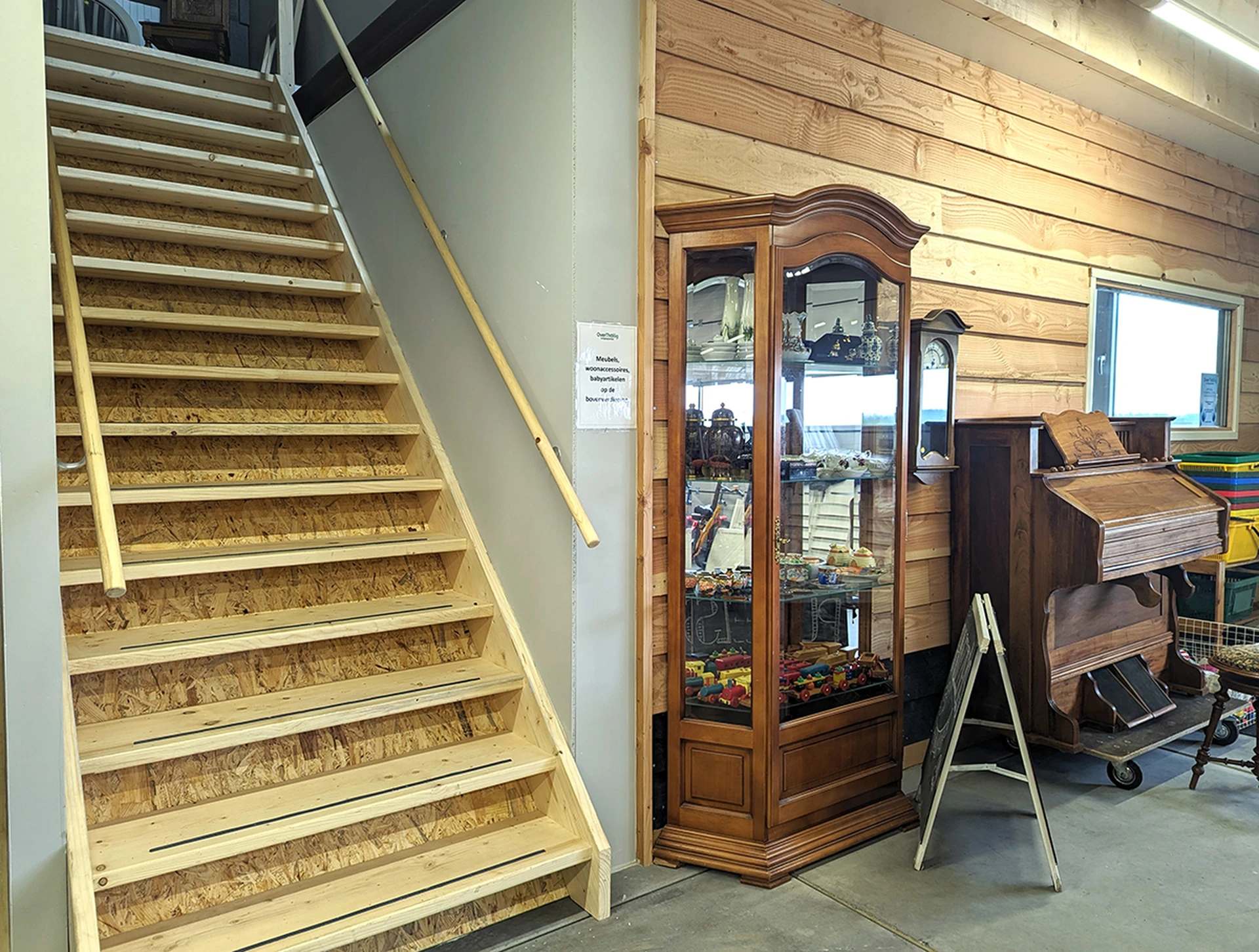 Kringloopwinkel Kringloopwinkel OverThollig in Tholen