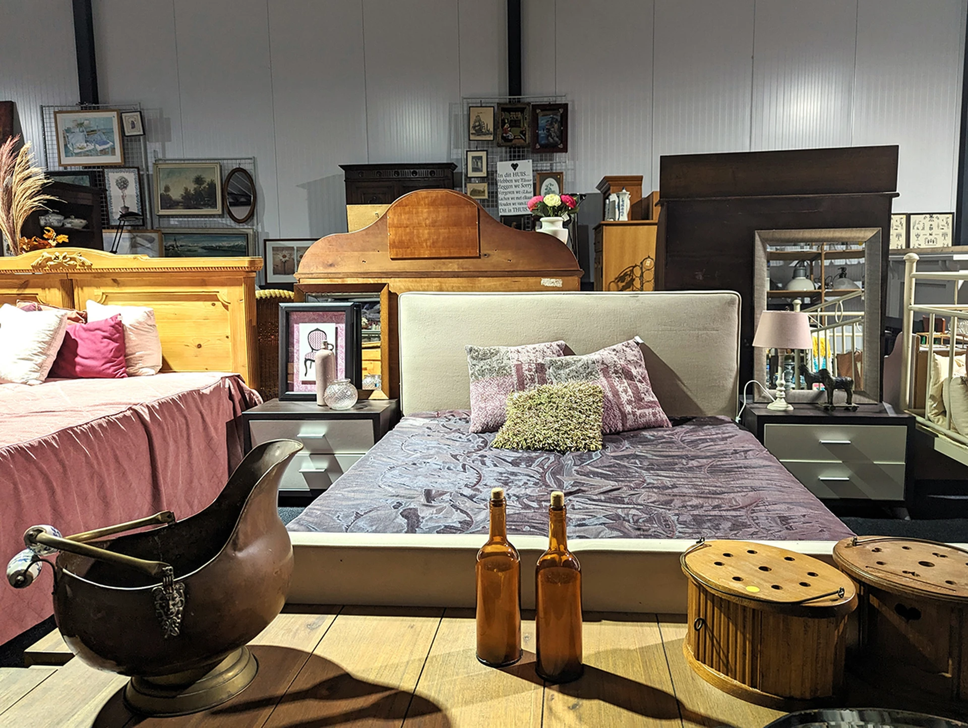 Kringloopwinkel Kringloopwinkel OverThollig in Tholen