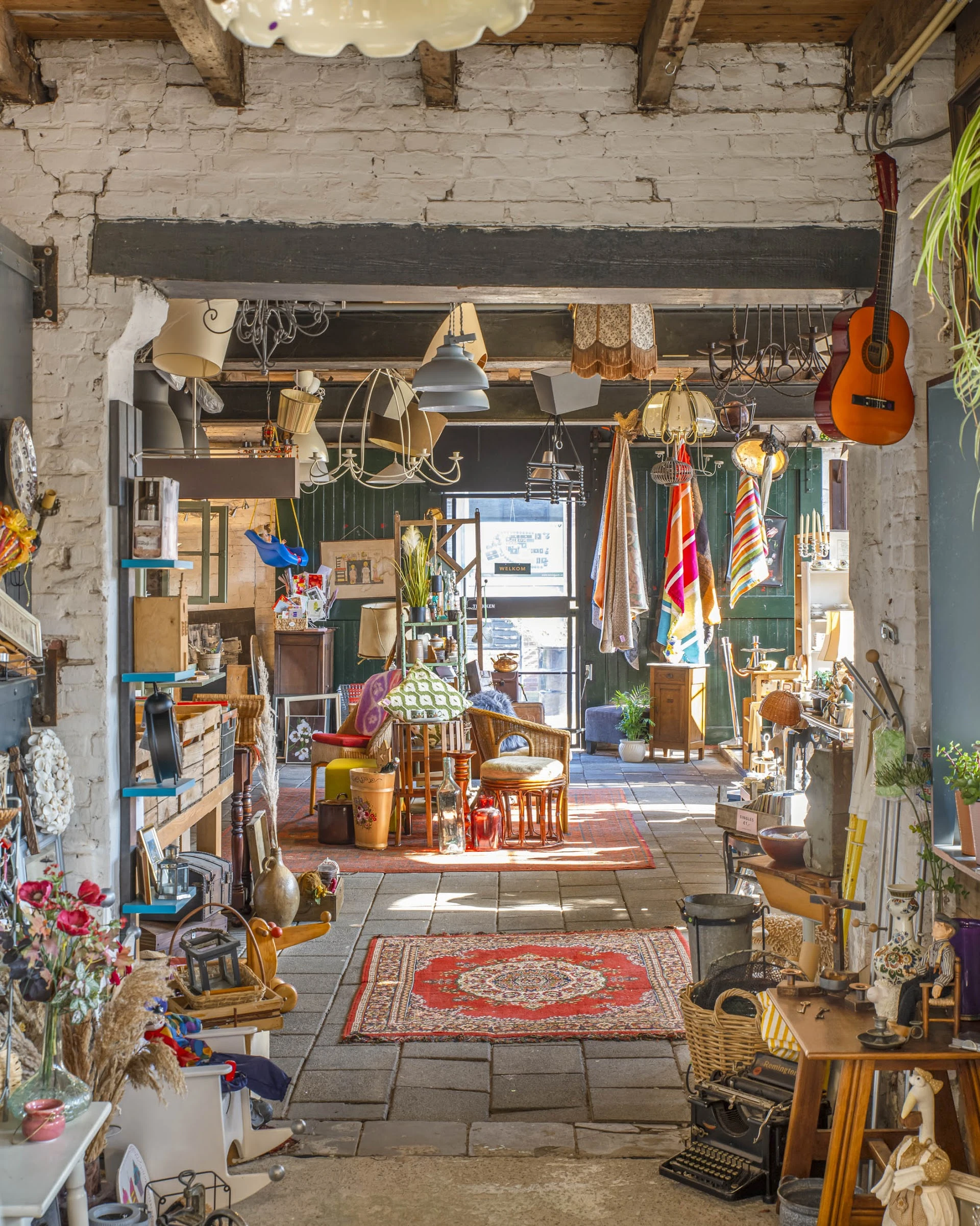 Kringloopwinkel Kringloopwinkel Parels & Prul in Dongen