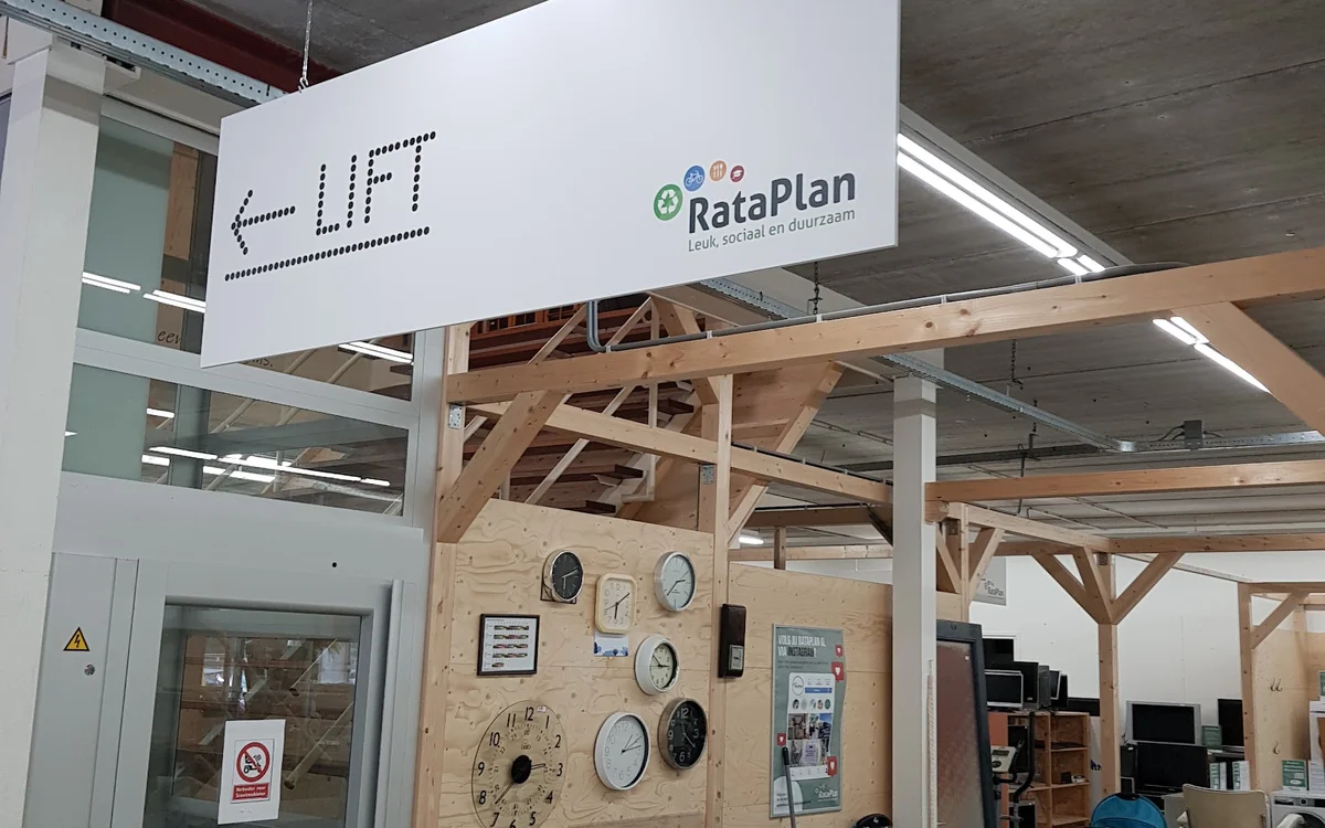 Kringloopwinkel RataPlan Apeldoorn in Apeldoorn met tweedehands boeken, gereedschappen en huis- en inrichting