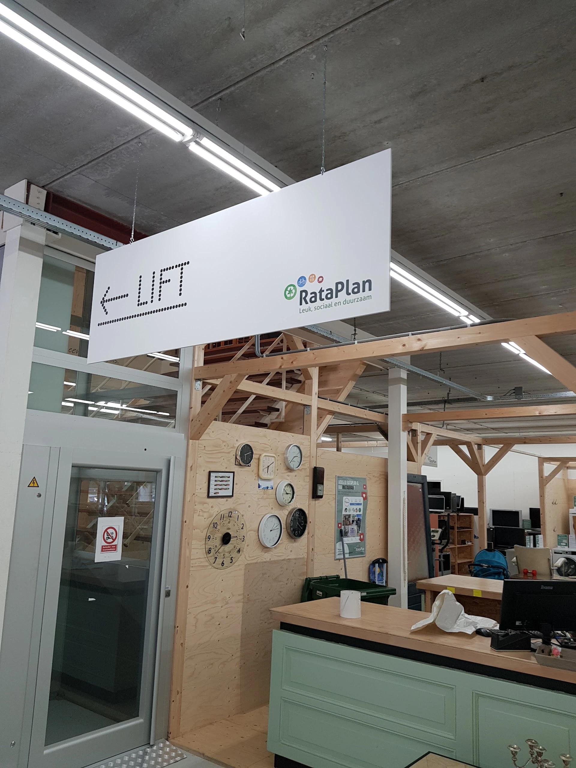 Kringloopwinkel RataPlan Apeldoorn in Apeldoorn met tweedehands boeken, gereedschappen en huis- en inrichting