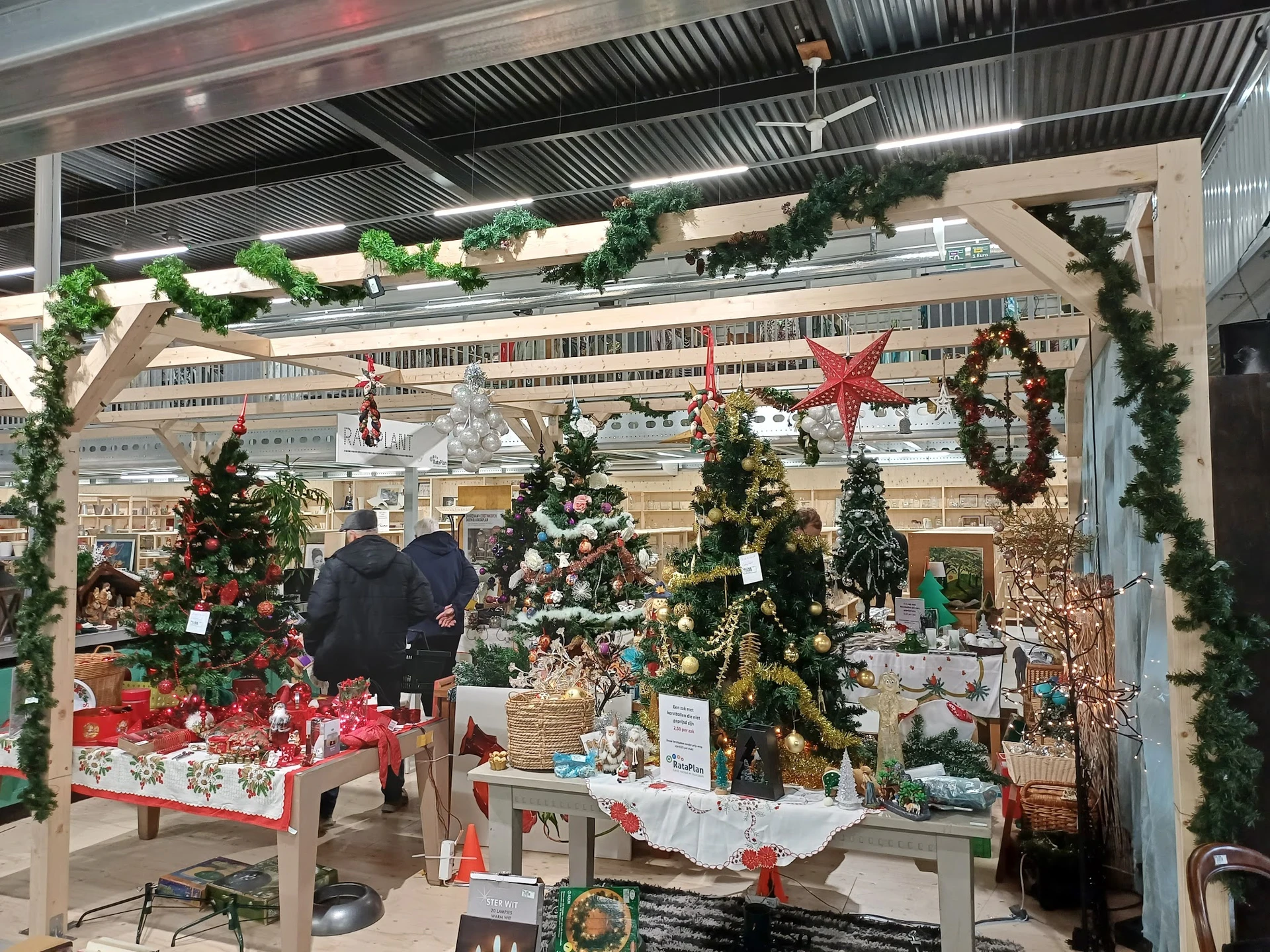Bezoeker foto van Kringloopwinkel RataPlan Arnhem in Arnhem