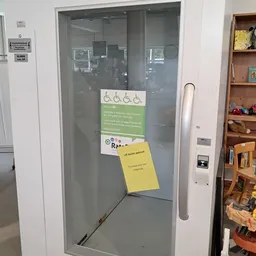 Bezoeker foto van Kringloopwinkel RataPlan Diemen in Diemen