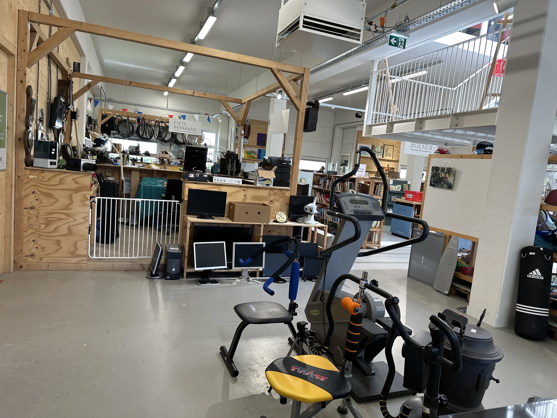 Bezoeker foto van Kringloopwinkel RataPlan Diemen in Diemen