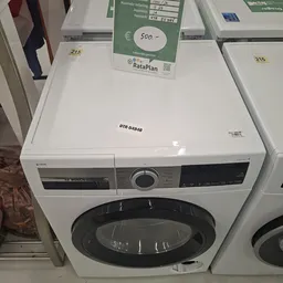 Witte Bosch wasmachine op display met prijskaartje en RataPlan-bordje