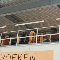 Kringloopwinkel RataPlan Hoorn in Zwaag met tweedehands boeken, elektrische fietsen en gereedschappen