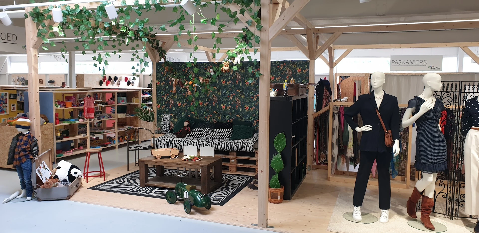 Kringloopwinkel RataPlan Nieuwegein in Nieuwegein met tweedehands boeken, elektrische fietsen en huishoudelijke apparaten