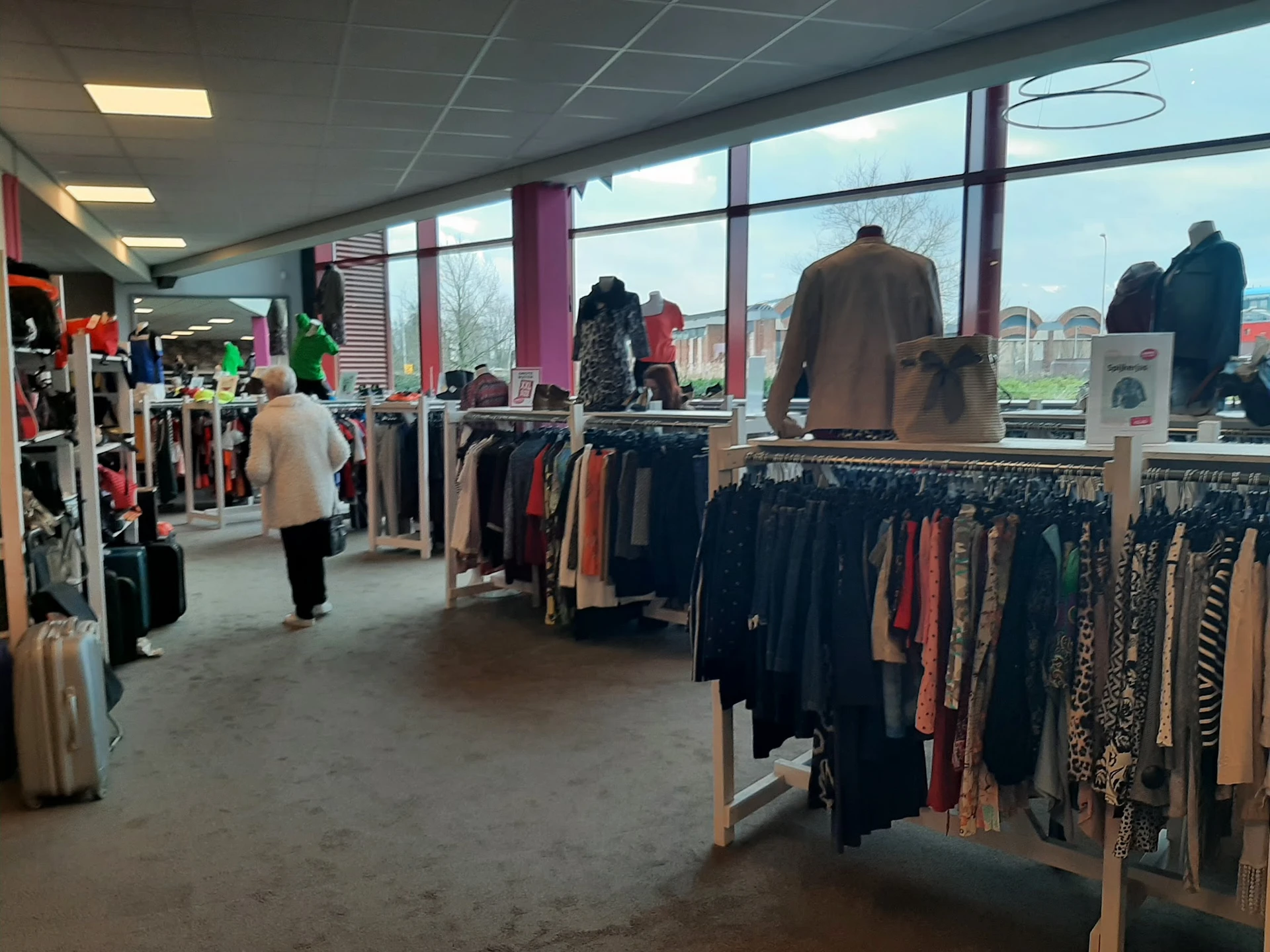 Bezoeker foto van Kringloopwinkel Rataplan Opmeer in Opmeer