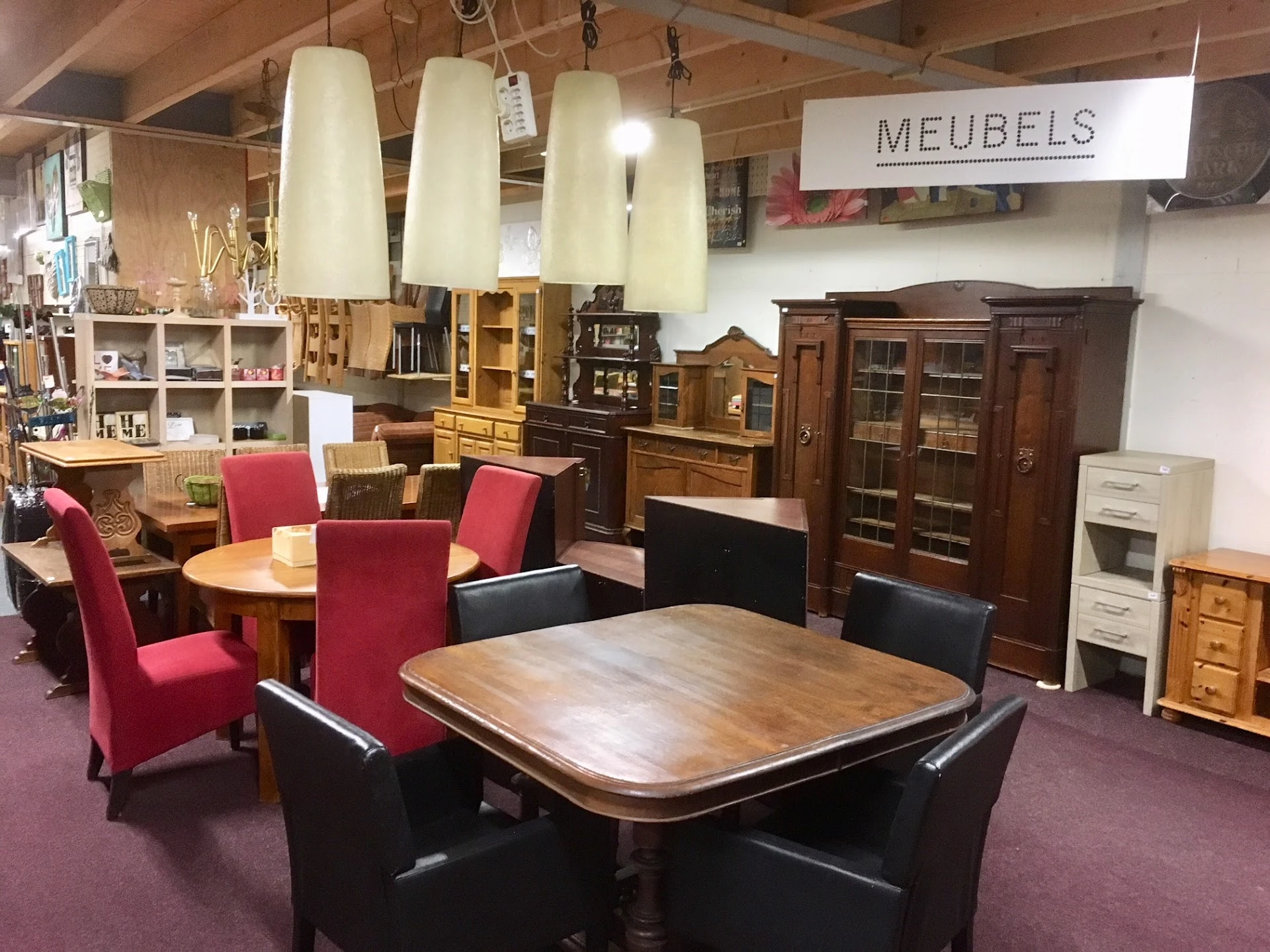 Kringloopwinkel Kringloopwinkel RataPlan Tuitjenhorn in Tuitjenhorn