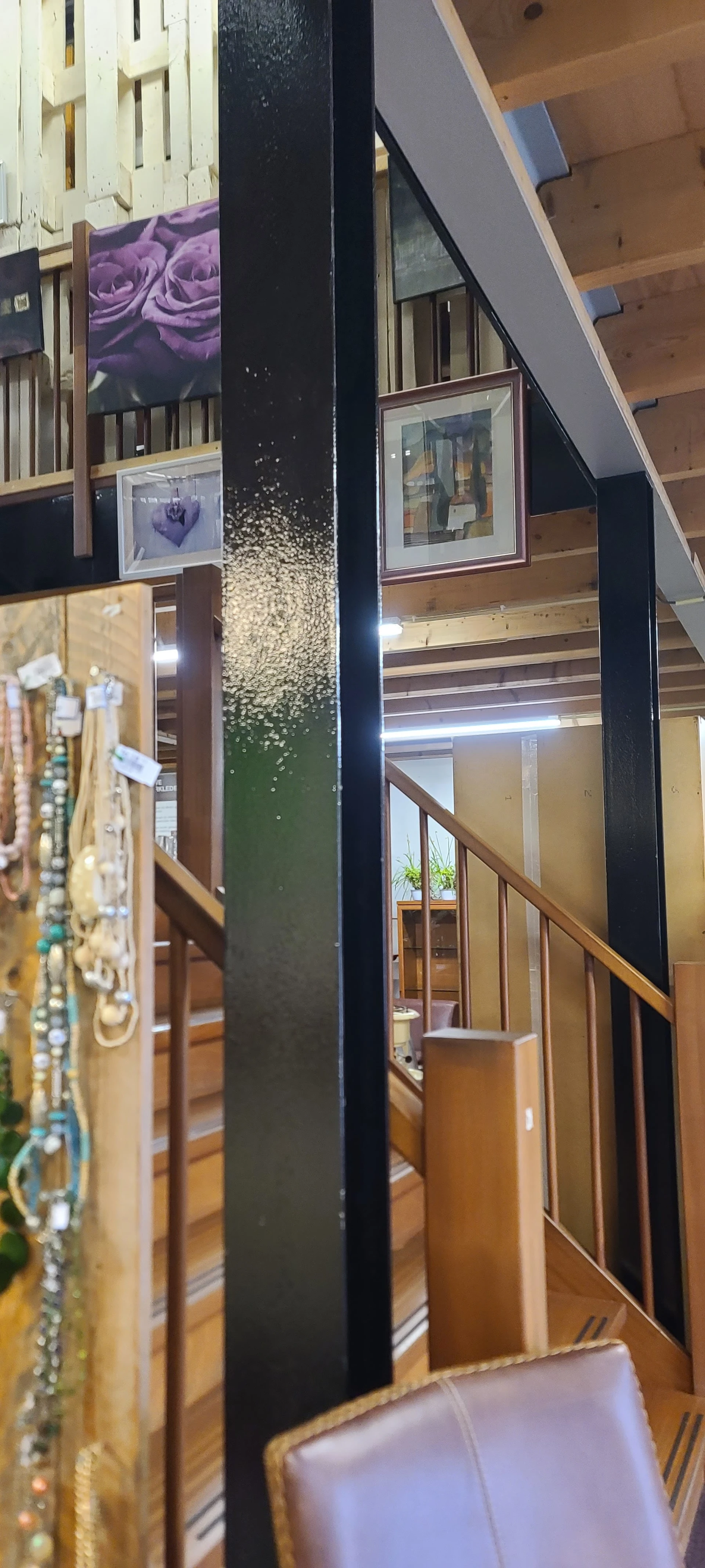 Kringloopwinkel RataPlan Tuitjenhorn in Tuitjenhorn met tweedehands boeken, elektronica en jassen