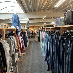 Bezoeker foto van Kringloopwinkel RataPlan Tuitjenhorn in Tuitjenhorn