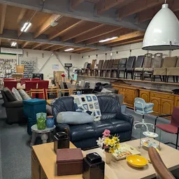 Bezoeker foto van Kringloopwinkel RataPlan Tuitjenhorn in Tuitjenhorn