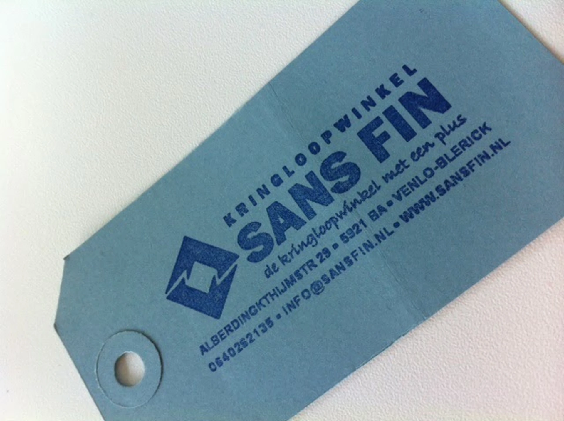 Kringloopwinkel Sans Fin in Venlo met tweedehands boeken, cd's en elektronica