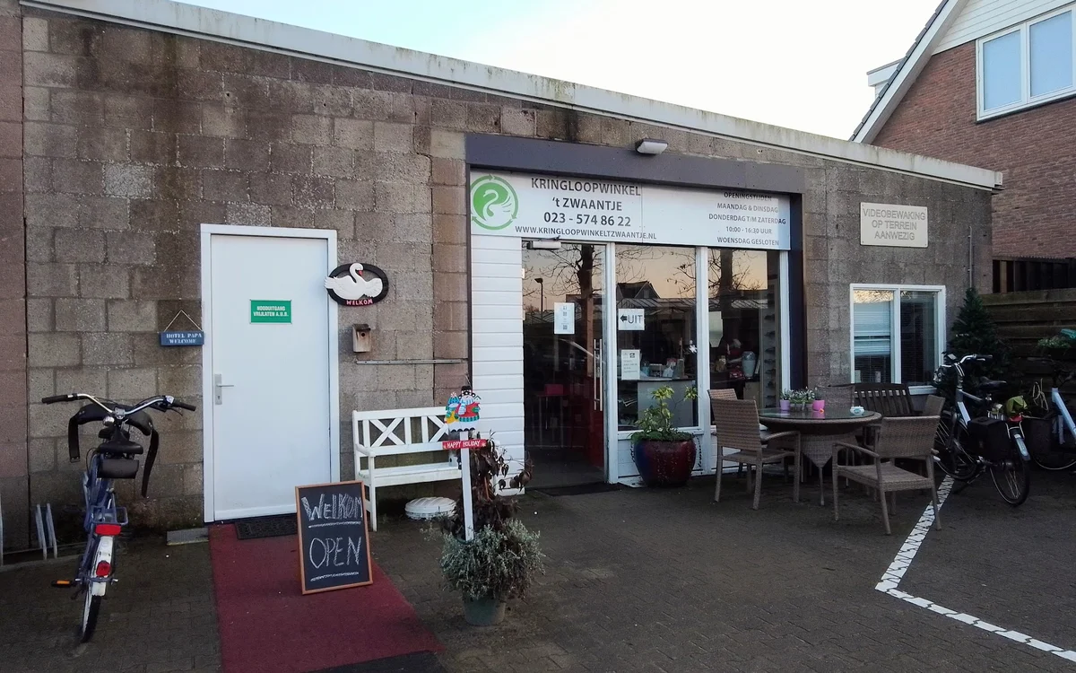 Kringloopwinkel Kringloopwinkel 't Zwaantje in Zwaanshoek