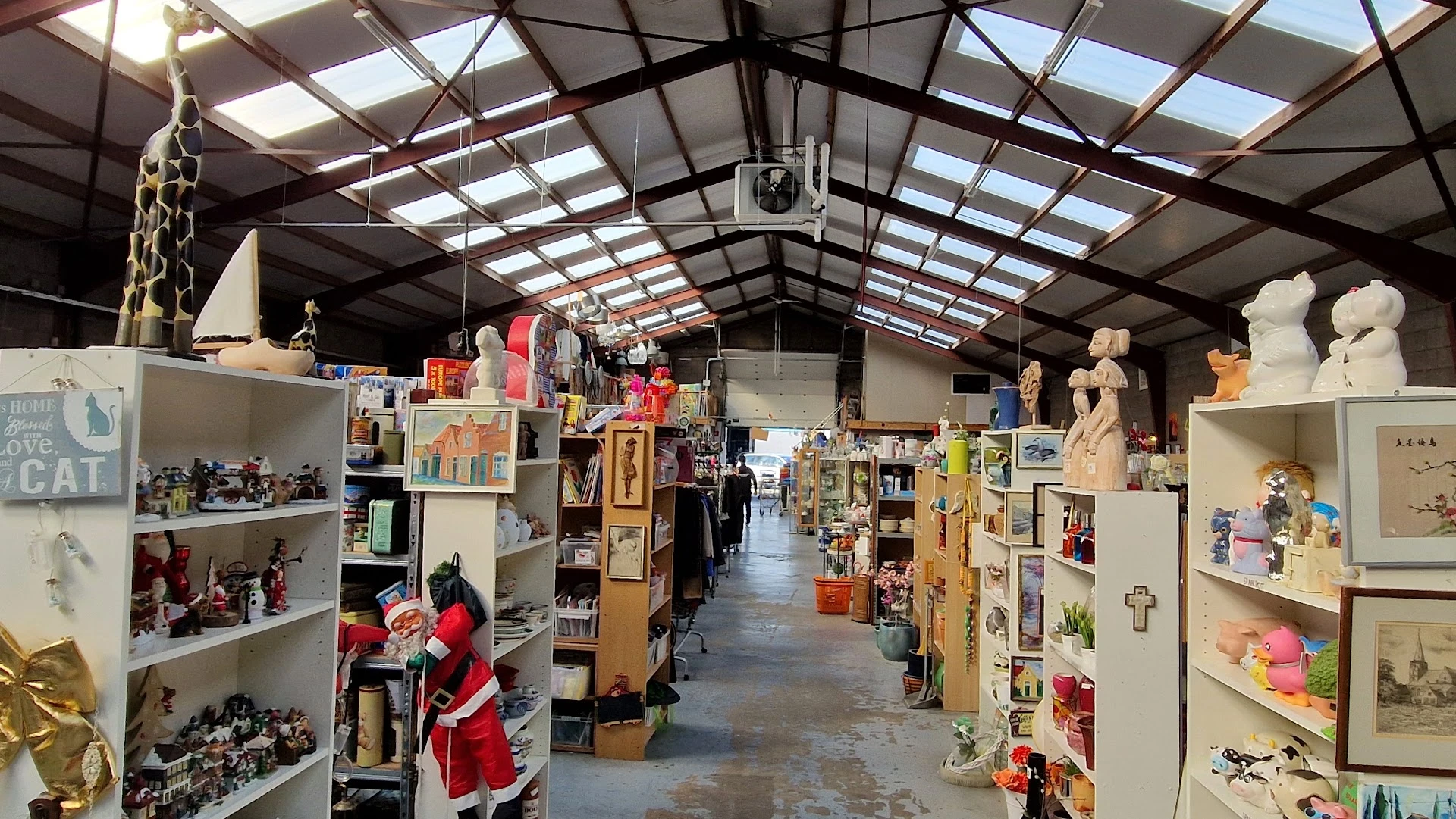 Kringloopwinkel Kringloopwinkel 't Zwaantje in Nieuw-Vennep