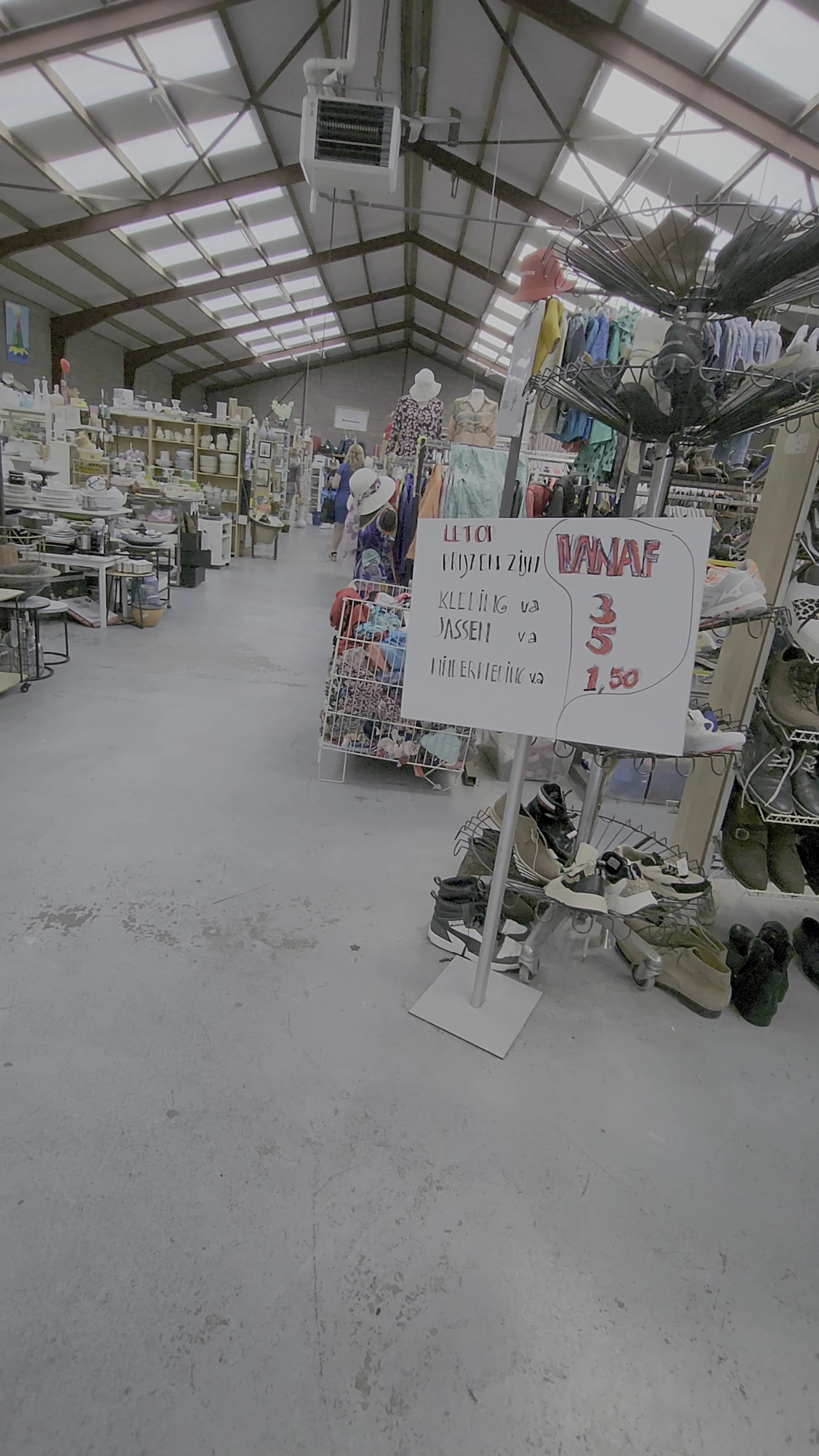 Kringloopwinkel Kringloopwinkel 't Zwaantje in Nieuw-Vennep