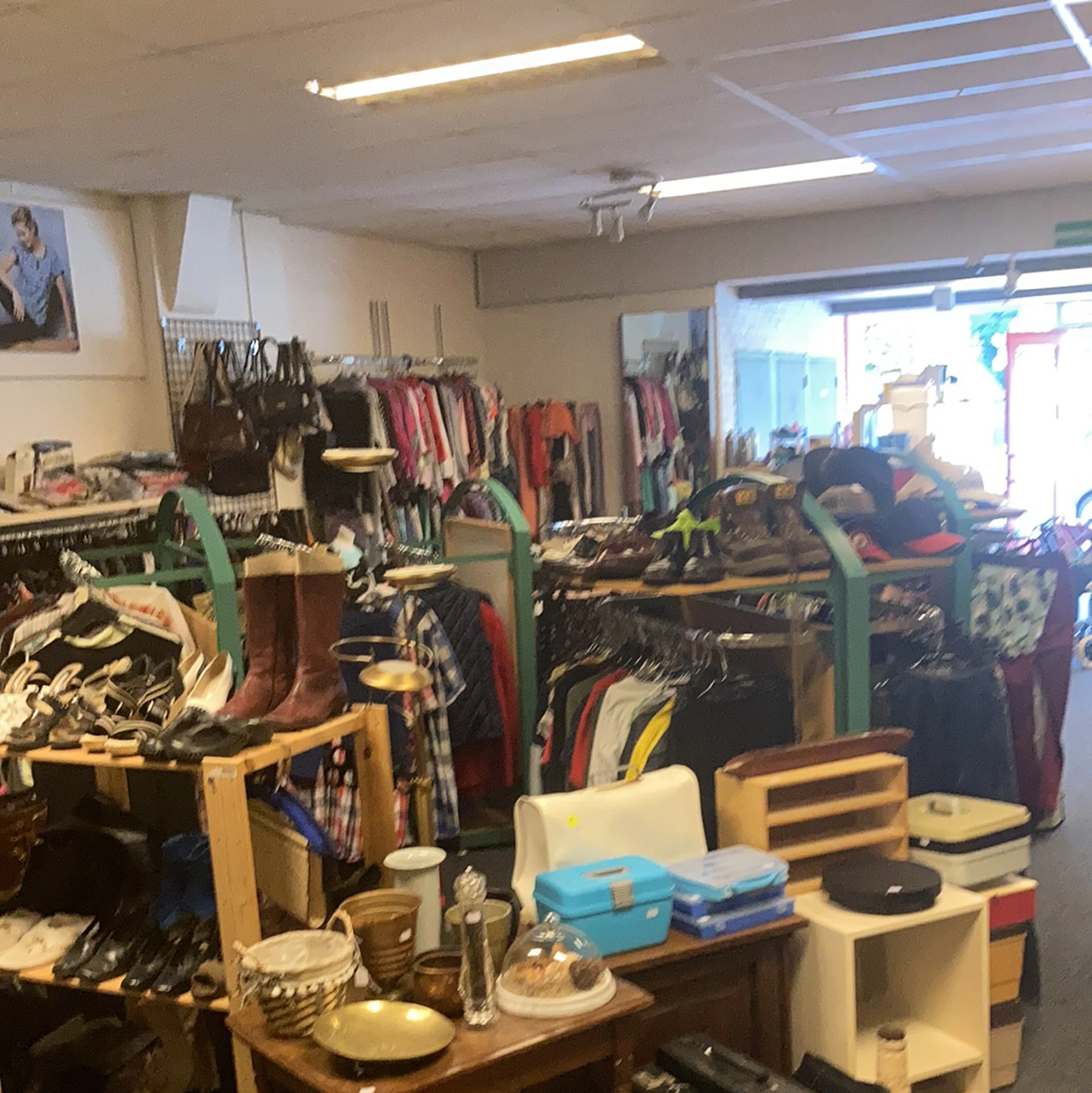 Kringloopwinkel Ter Apel in Ter Apel met tweedehands boeken, elektronica en huishoudelijke artikelen