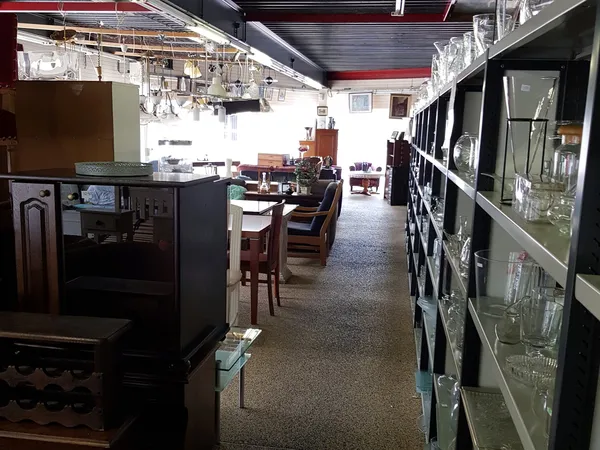 Kringloopwinkel Tilburg Noord in Tilburg met tweedehands boeken, gereedschappen en huis- en inrichting