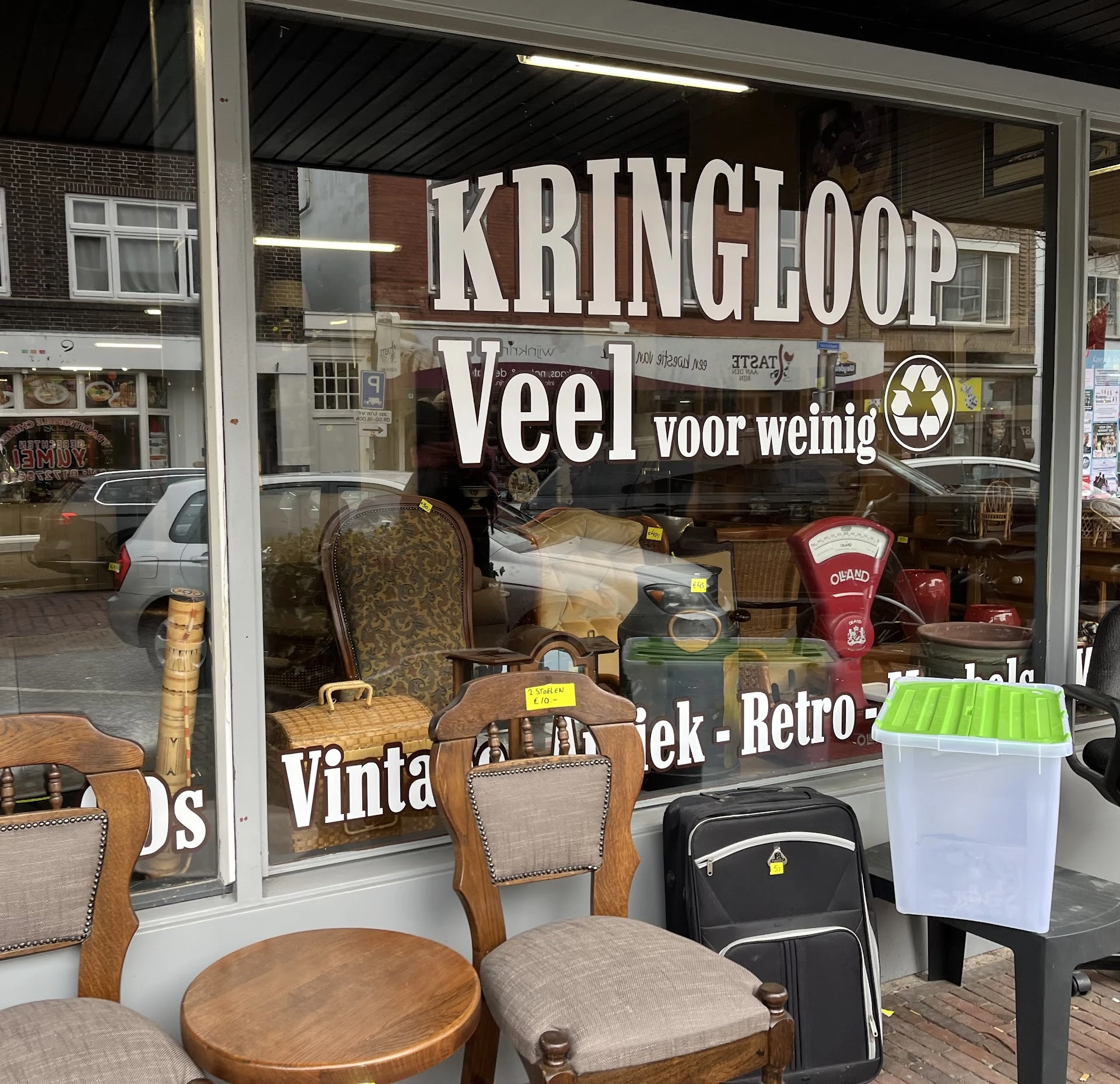 Kringloopwinkel Kringloopwinkel Veel voor Weinig in Alphen aan den Rijn