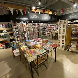 Bezoeker foto van Kringloopwinkel Woord & Daad in Nieuwerkerk